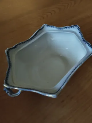 Salsera porcelana inglesa azul y blanca