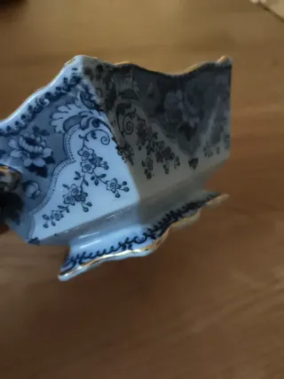 Salsera porcelana inglesa azul y blanca