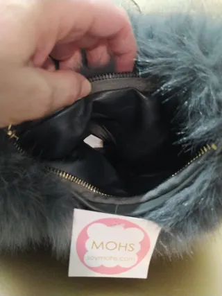 Bolso peludo gris soymohs mini con etiqueta