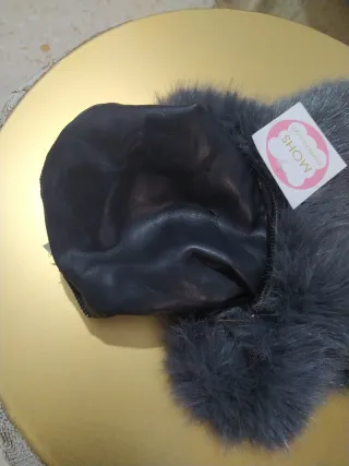 Bolso peludo gris soymohs mini con etiqueta