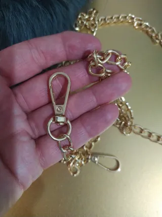 Bolso peludo gris soymohs mini con etiqueta