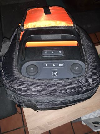 Altavoz JBL Partybox 120 + Mochila de transporte.