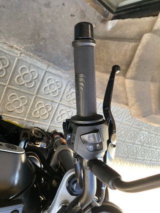 Husqvarna Svartpilen 125 Gris/Plata