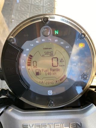 Husqvarna Svartpilen 125 Gris/Plata