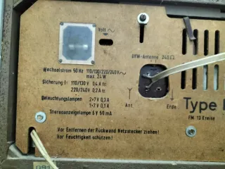 Radio Grundig de válvulas antigua