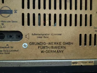 Radio Grundig de válvulas antigua