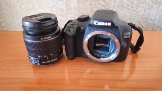 Cámara Canon 1300D + Bolso + Baterías