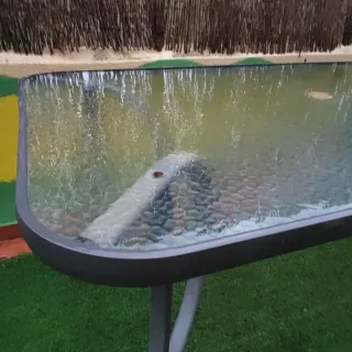 Mesa de exterior cristal y metal