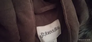 Parka de mujer con capucha y pelo