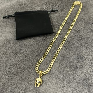 Cadena Cubana y Colgante Casco Guerrero