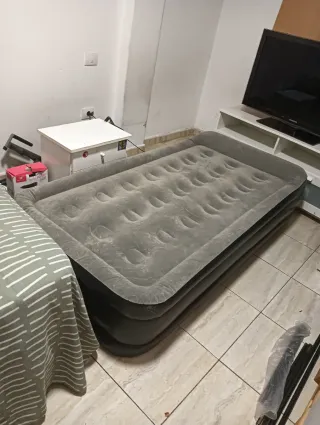 Colchón inflable individual alto eléctrico.