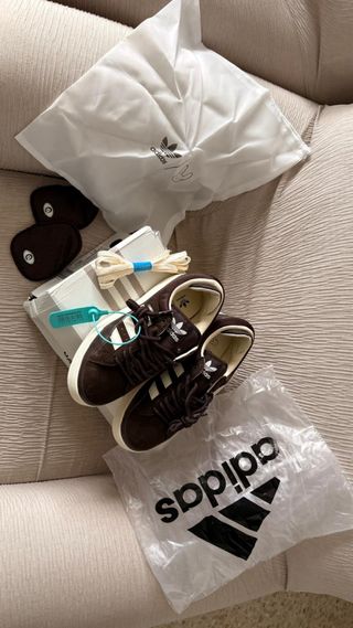 Zapatilla Adidas Campus Marrón y Blanca