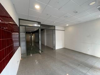 Local comercial en alquiler en Eixample Nord – La Devesa en Girona