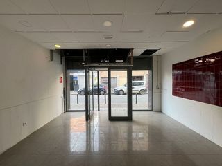 Local comercial en alquiler en Eixample Nord – La Devesa en Girona