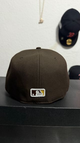 Gorra New Era SD Marrón y Dorada
