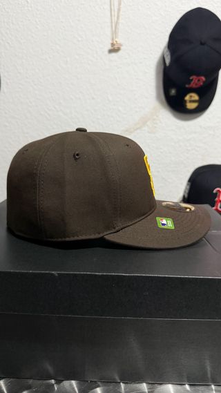Gorra New Era SD Marrón y Dorada