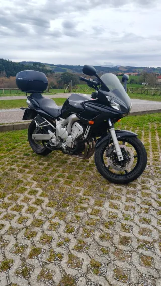 Yamaha Fazer 600 Negra