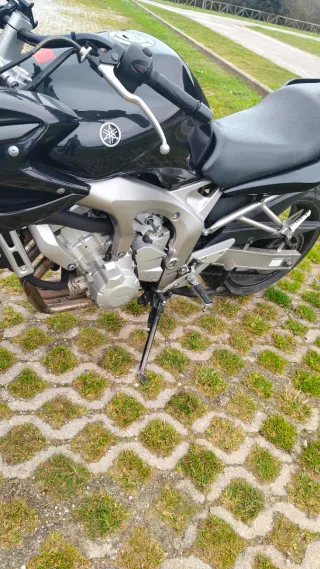 Yamaha Fazer 600 Negra