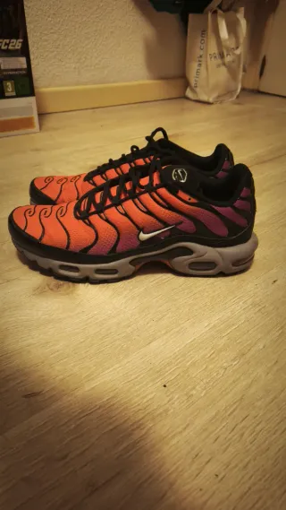 Zapatillas Nike TN Naranja y Morado