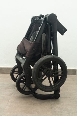 Carrito Jané Muum gris oscuro con capazo