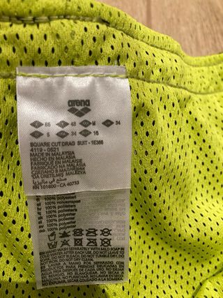 Pantalón corto deportivo Arena negro/verde