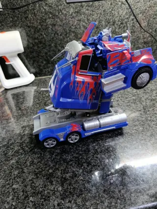 Camión Transformer Teledirigido
