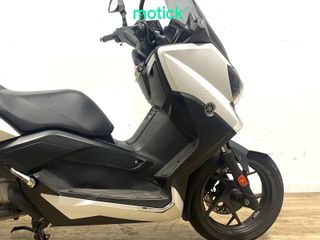 YAMAHA XMAX 250
