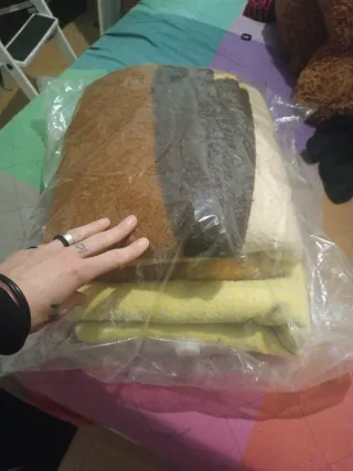 2 Mantas de lana 180 x 140..