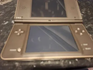 Nintendo DSi XL Negra con Juegos Digitales