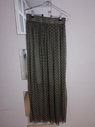 Falda larga verde con lunares