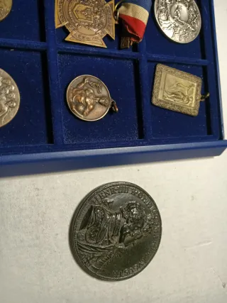 Lote de medallas antiguas