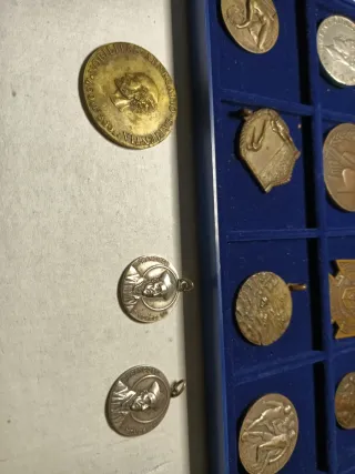 Lote de medallas antiguas