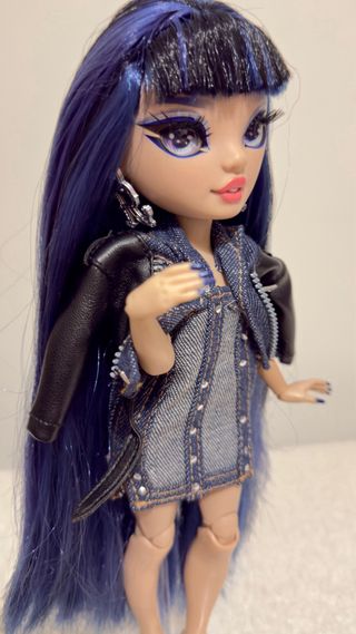 Rainbow High Kim Muñeca