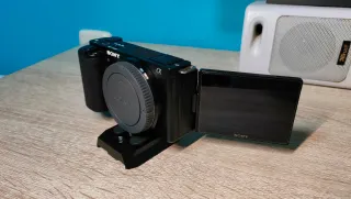 Sony ZV-E10 + 5 baterías y cargador triple