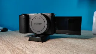 Sony ZV-E10 + 5 baterías y cargador triple