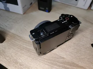 Sony ZV-E10 + 5 baterías y cargador triple