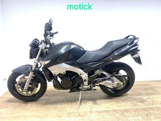SUZUKI GSR 600