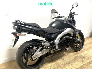 SUZUKI GSR 600