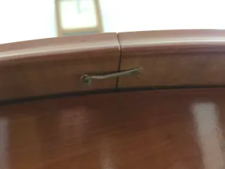 Mesa de madera extensible con 5 sillas