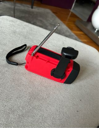 Radio solar linterna dinamo cargador NUEVA