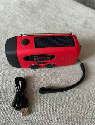 Radio solar linterna dinamo cargador NUEVA