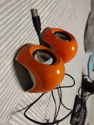 Altavoces SWEEX Naranjas USB