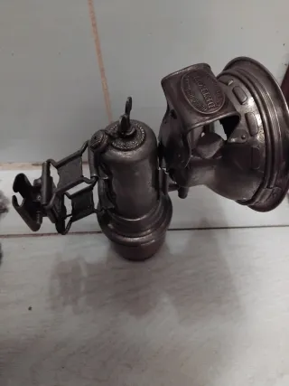 Antiguo faro carburo Detectiv