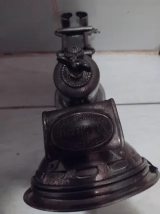 Antiguo faro carburo Detectiv