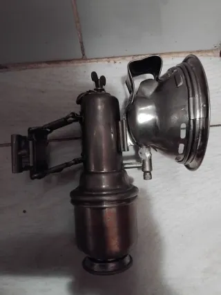 Antiguo faro carburo Detectiv