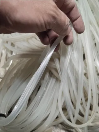 Goma transparente para acristalar o mamparas