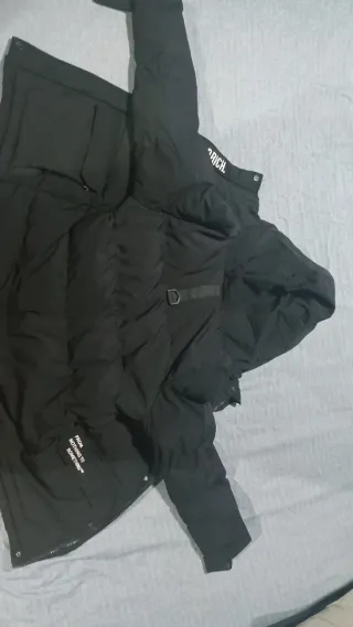 Chaqueta plumífero Hoodrich Negra