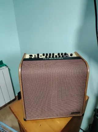 Amplificador TC Helicon Guitarra