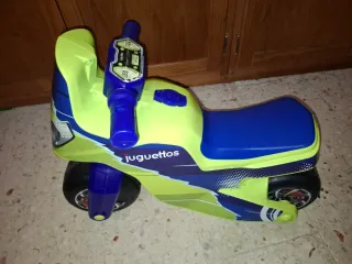 Moto correpasillos infantil Juguettos