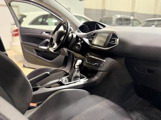Peugeot 308 2016